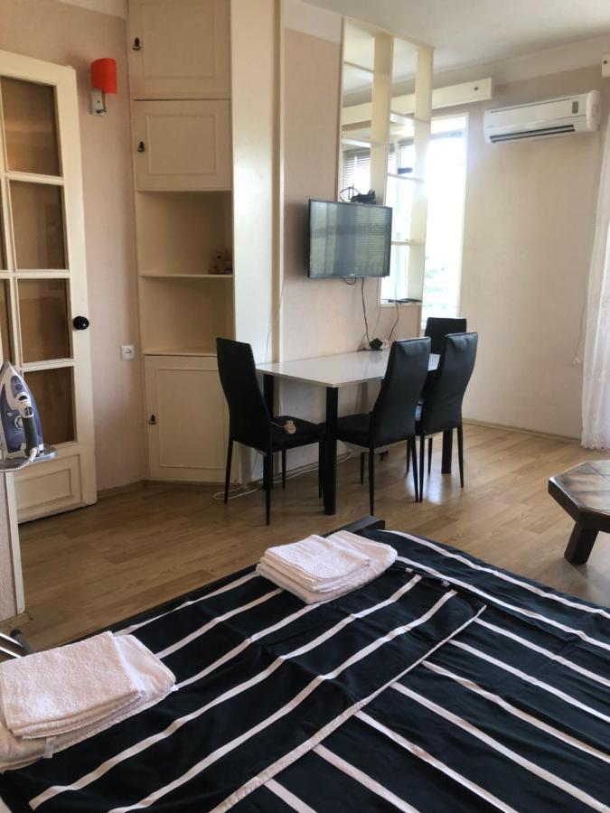 Cozy Apartment With Balcony Tbilisi ภายนอก รูปภาพ