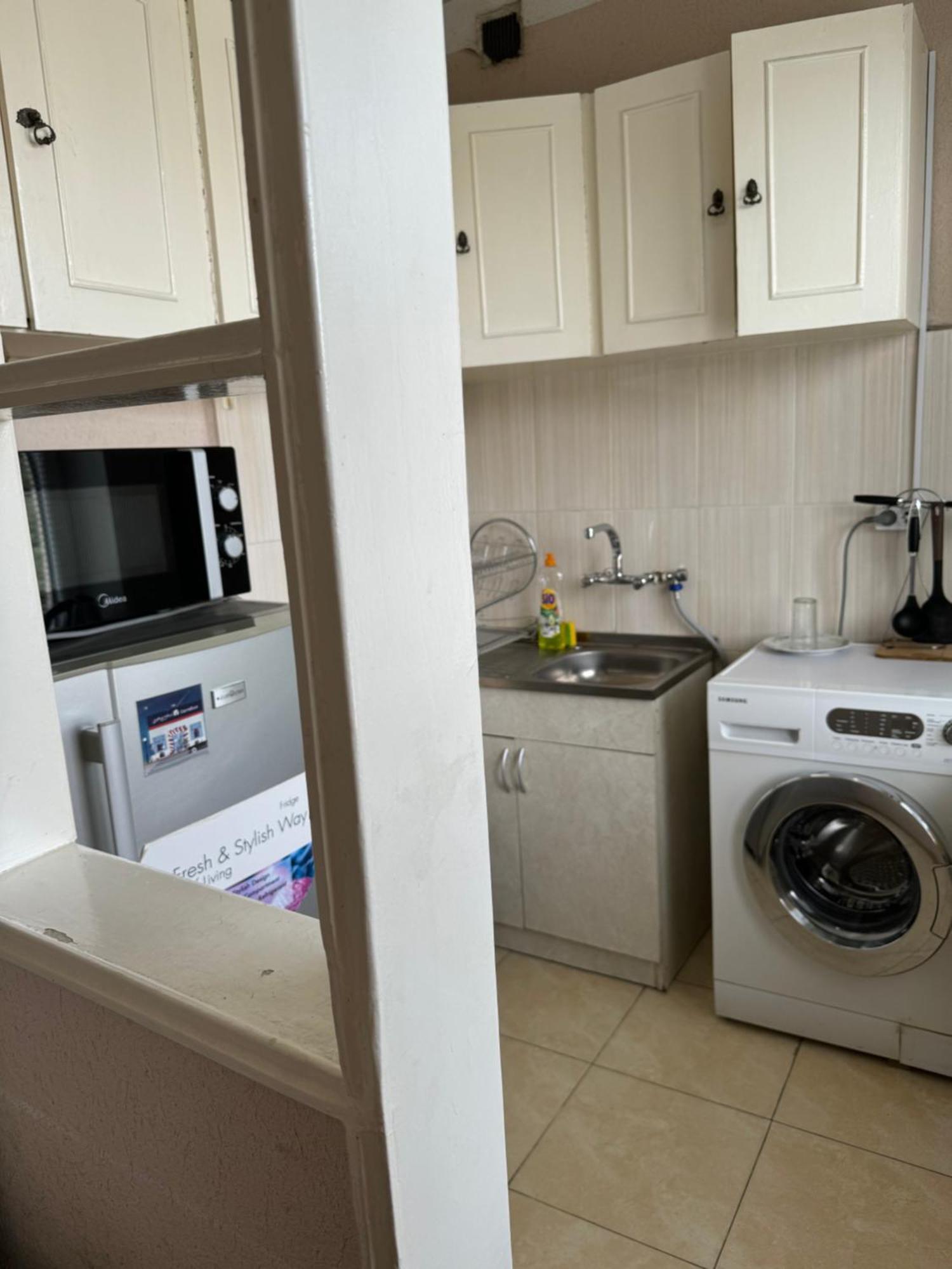 Cozy Apartment With Balcony Tbilisi ภายนอก รูปภาพ