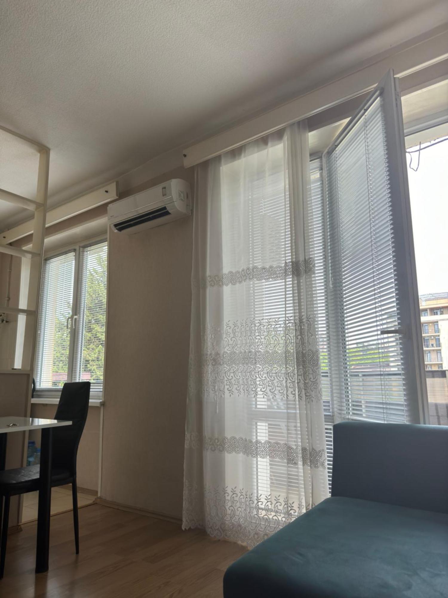 Cozy Apartment With Balcony Tbilisi ภายนอก รูปภาพ
