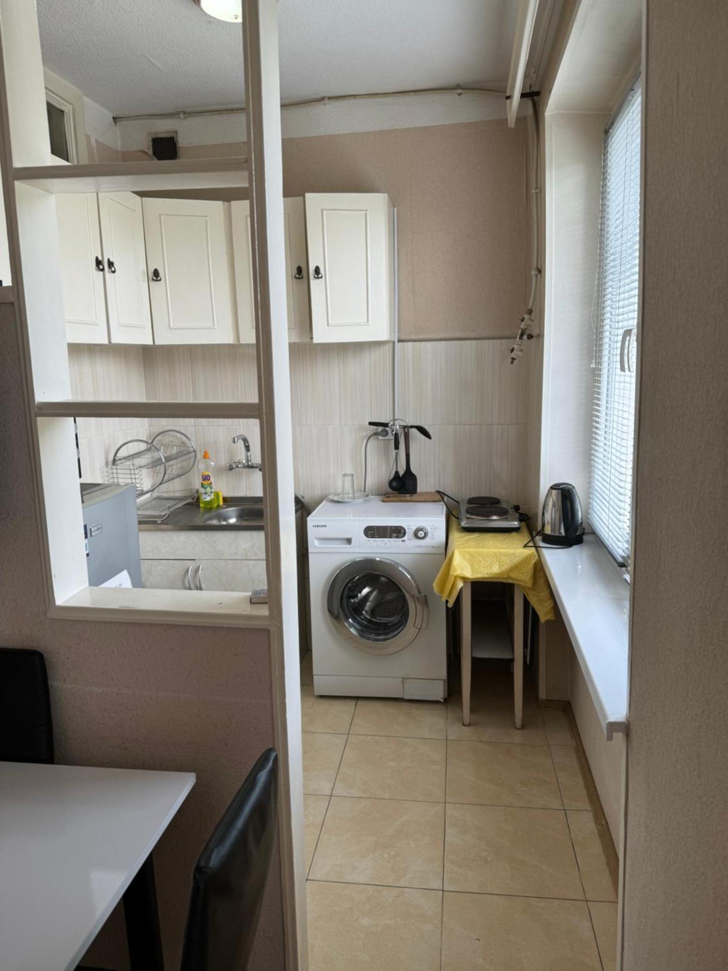 Cozy Apartment With Balcony Tbilisi ภายนอก รูปภาพ